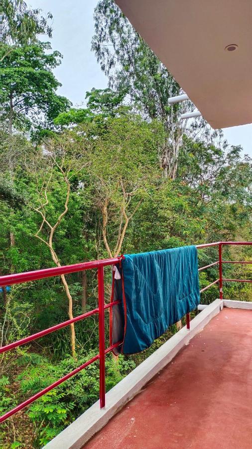 Travellers Tribe By Livelehood Habitat Vandrarhem Auroville Exteriör bild